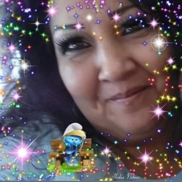 Meet your Posher, Evy - Picture 1 of 3